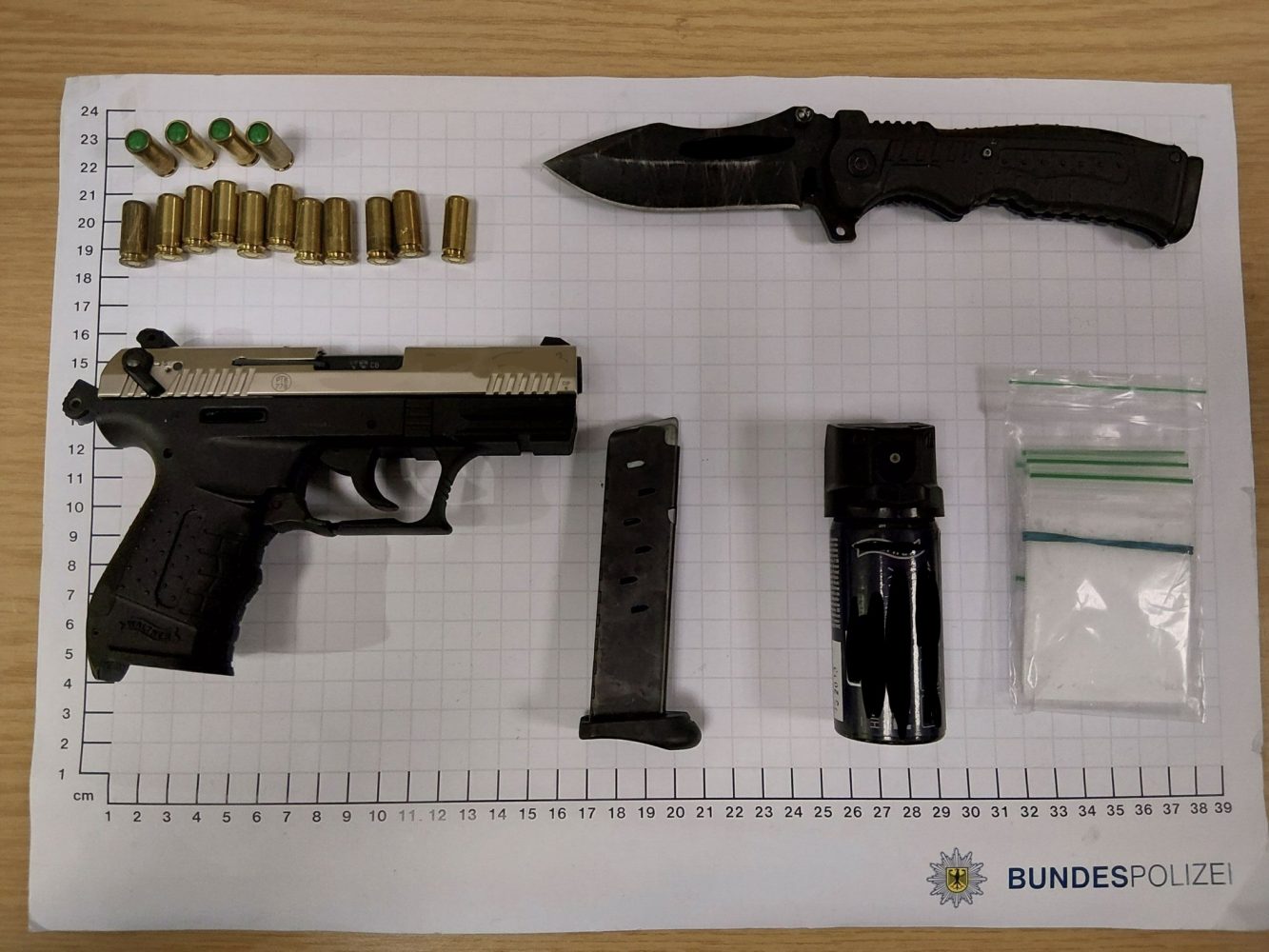 Beamter muss ins Krankenhaus - Bundespolizei verhaftet mutmaßlichen Drogendealer nach Angriff