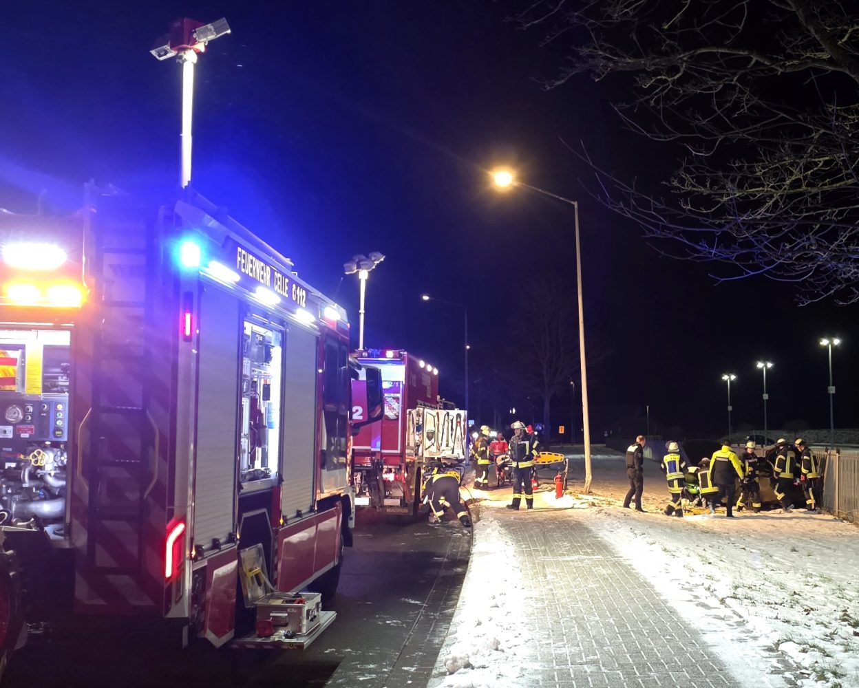 Verkehrsunfall mit einer eingeschlossenen Person