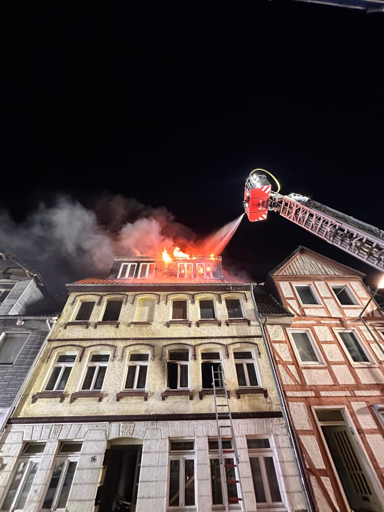 Gebäudebrand mit Menschenrettung