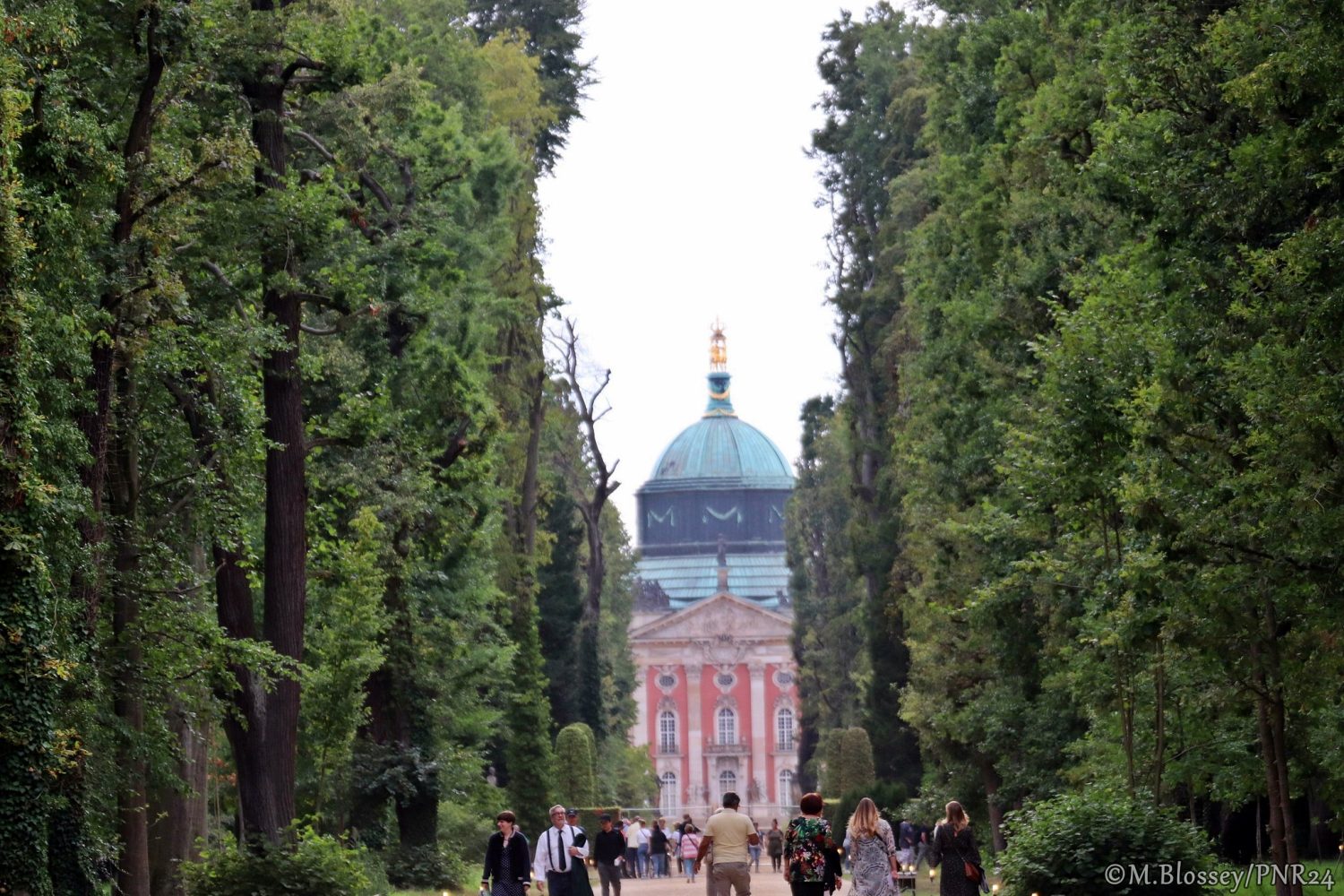 Parkanlagen und Schlösser in Potsdam, Brandenburg und Berlin bleiben wegen Glatteisgefahr geschlossen